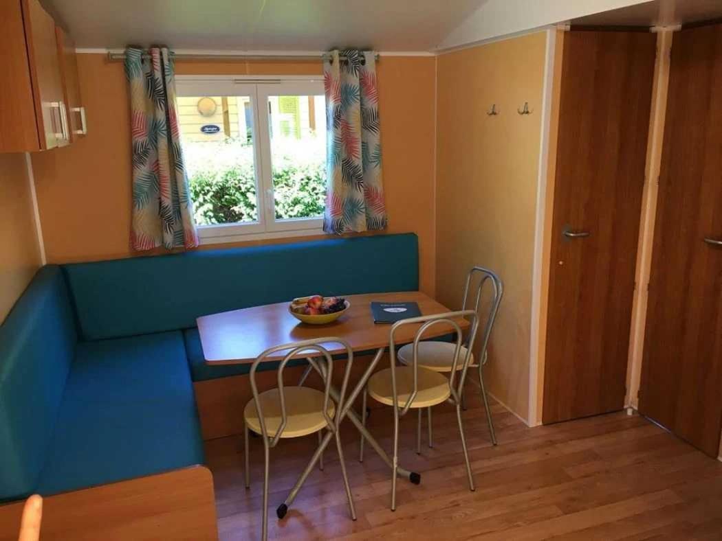 Camping - Piscine - Ccbaieb Montjoie-en-Couserans エクステリア 写真