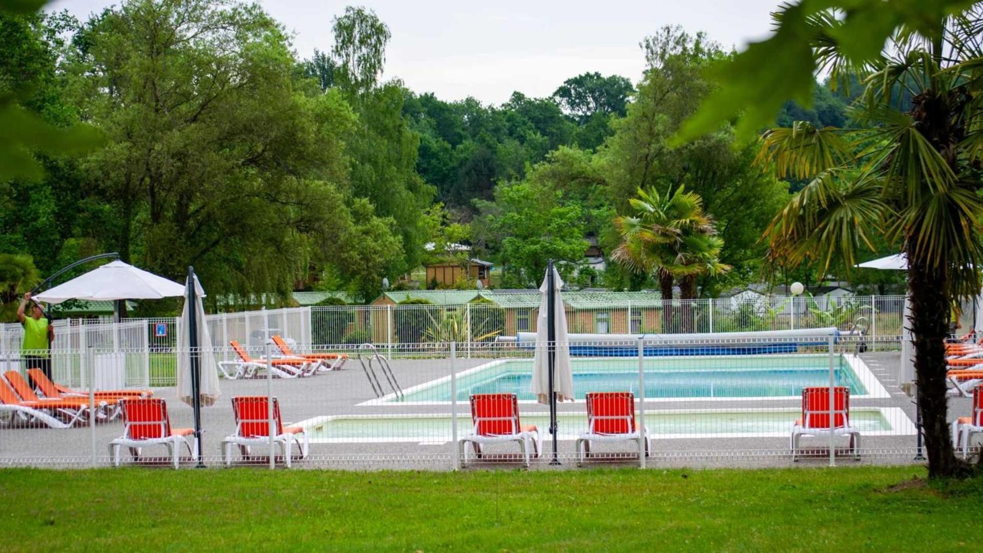 Camping - Piscine - Ccbaieb Montjoie-en-Couserans エクステリア 写真