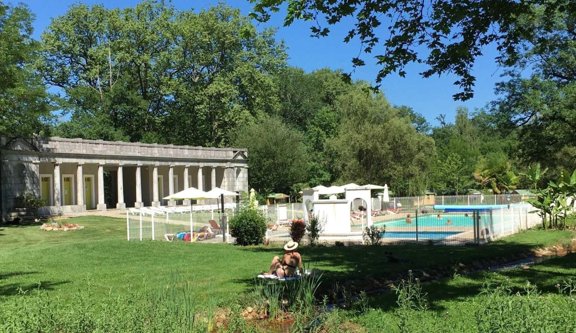 Camping - Piscine - Ccbaieb Montjoie-en-Couserans エクステリア 写真