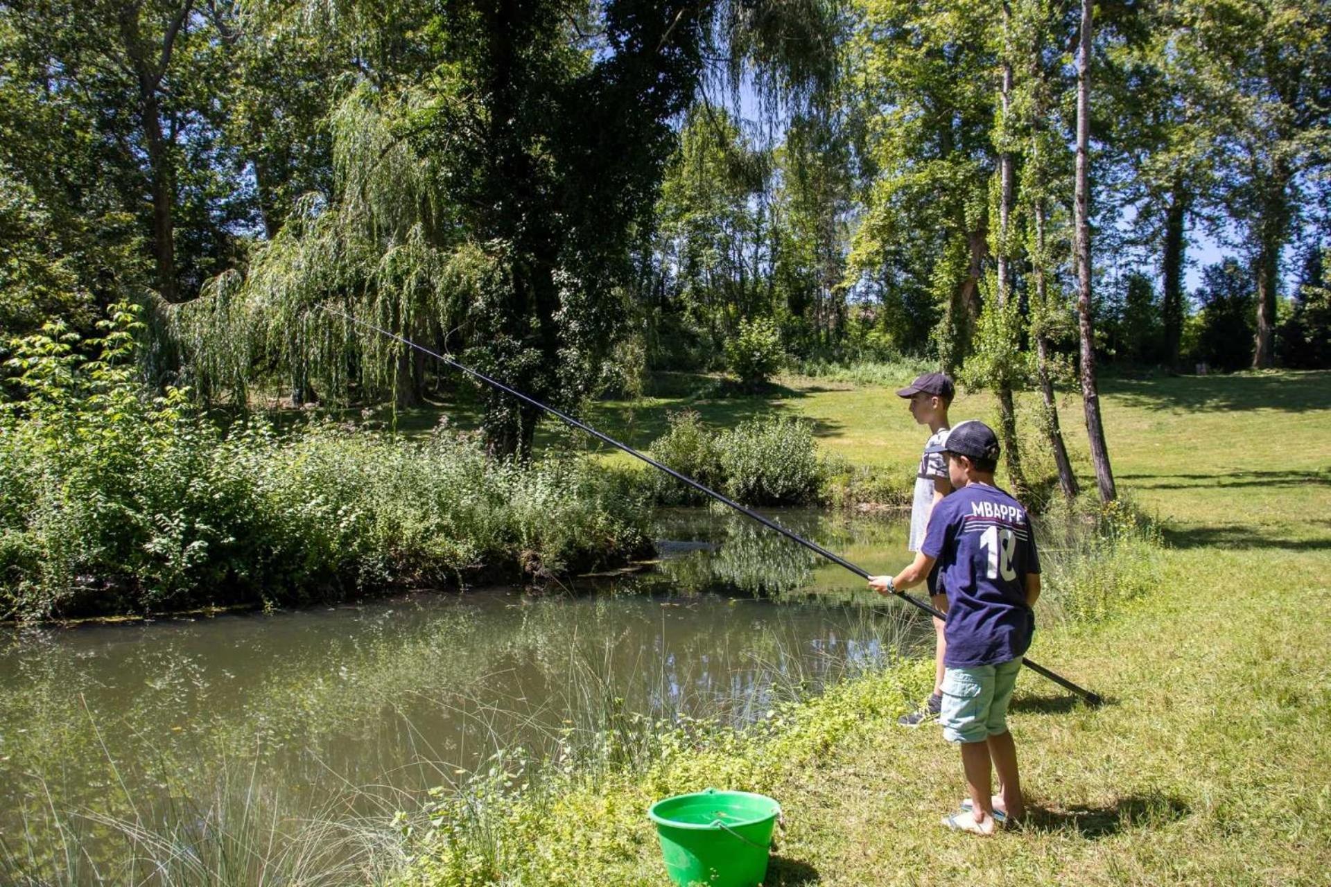 Camping - Piscine - Ccbaieb Montjoie-en-Couserans エクステリア 写真