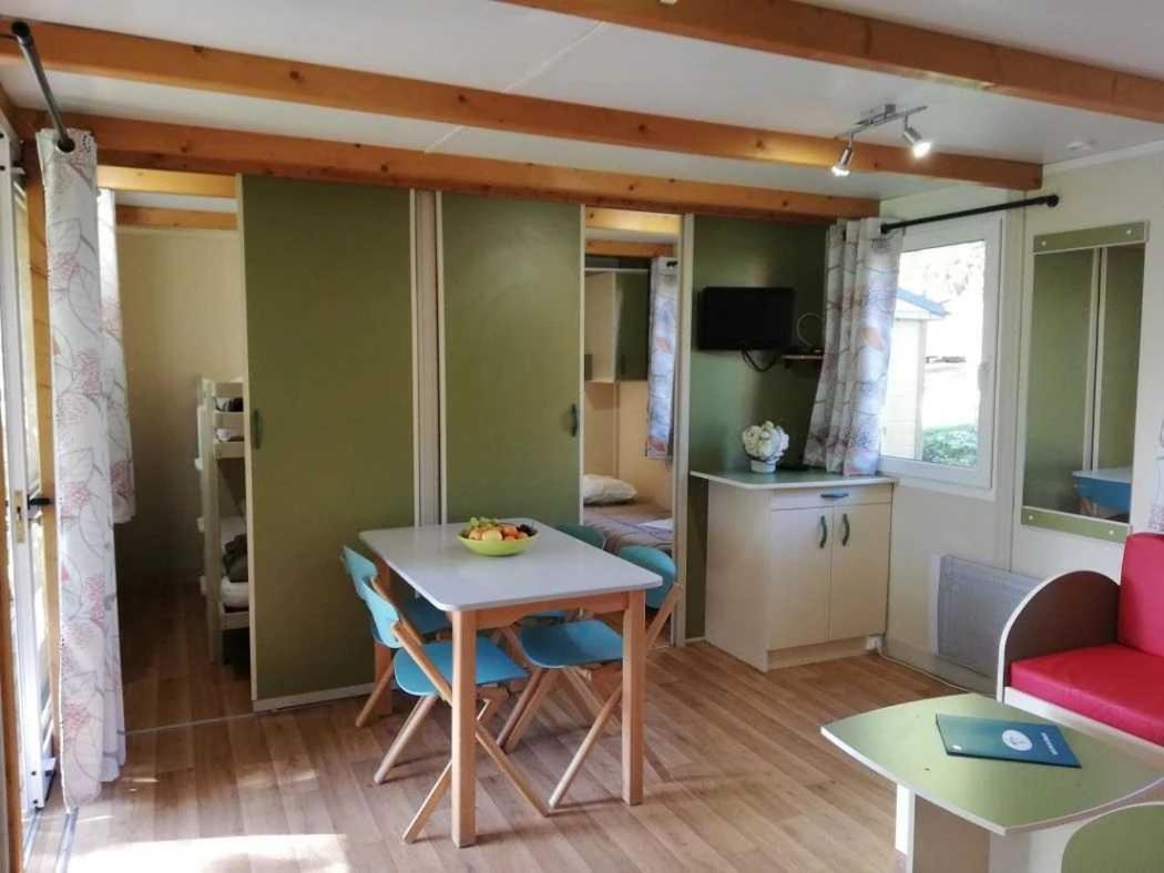 Camping - Piscine - Ccbaieb Montjoie-en-Couserans エクステリア 写真