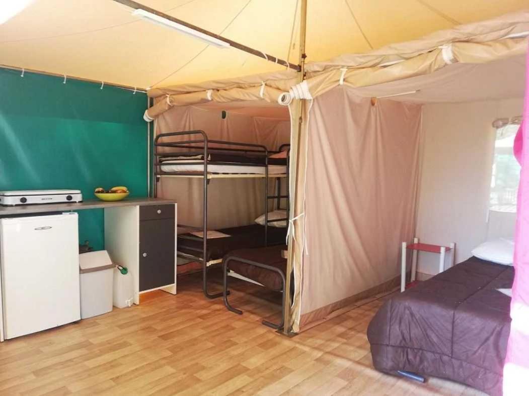 Camping - Piscine - Ccbaieb Montjoie-en-Couserans エクステリア 写真